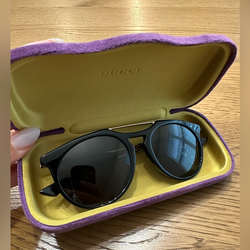AUTHENTIC Gucci sunglasses used condition